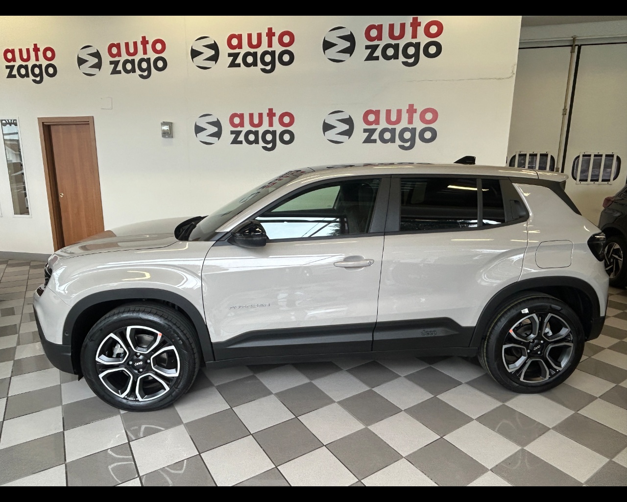 Jeep Avenger Avenger 1.2 Turbo 110 CV MHEV Summit - immagine 3