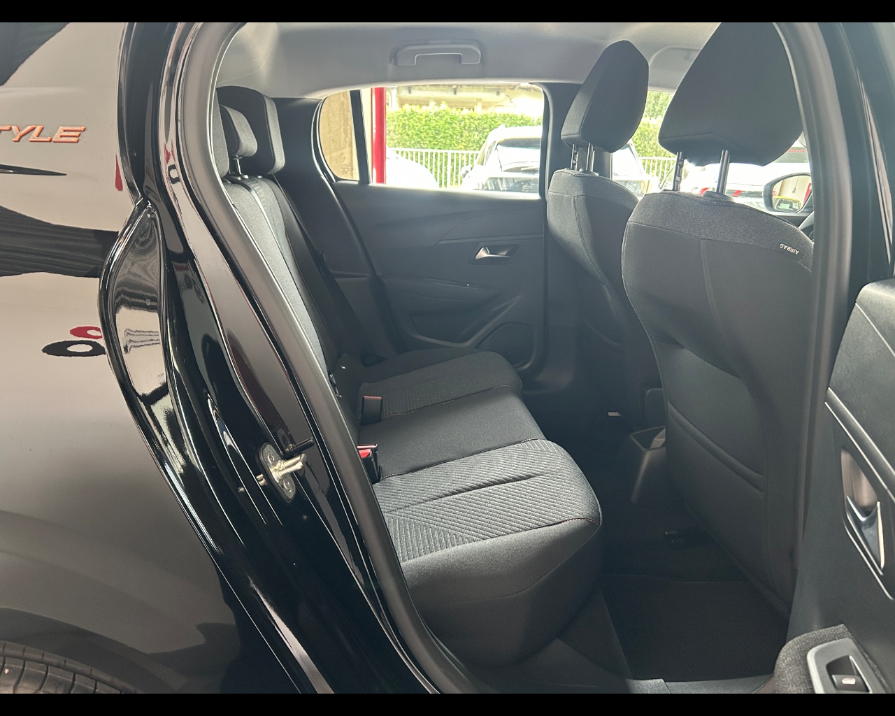 Peugeot 208 2ª serie 208 Hybrid 110 e-DCS6 Style - immagine 31