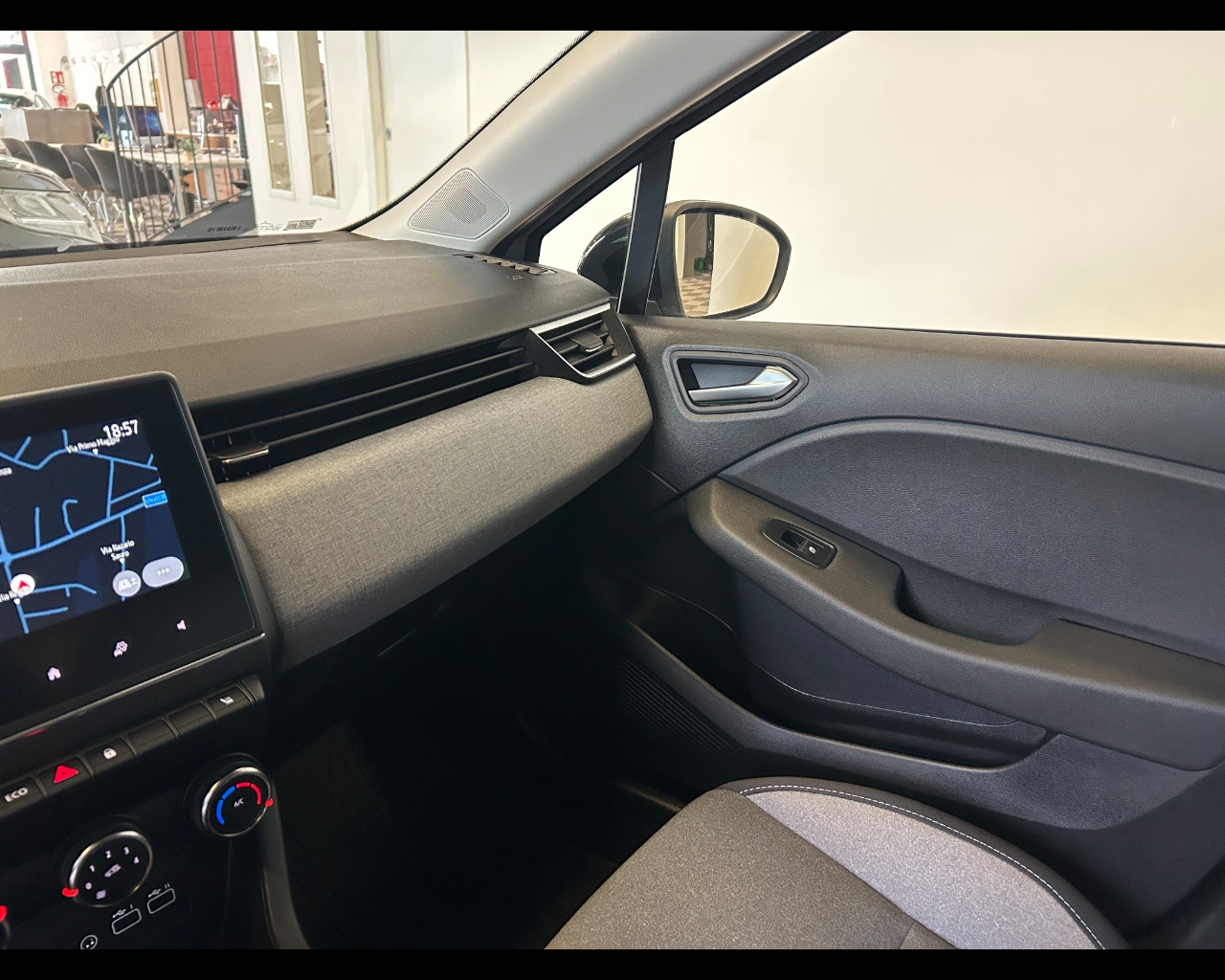 Renault Clio 5ª serie Clio TCe 90 CV 5 porte Evolution - immagine 27