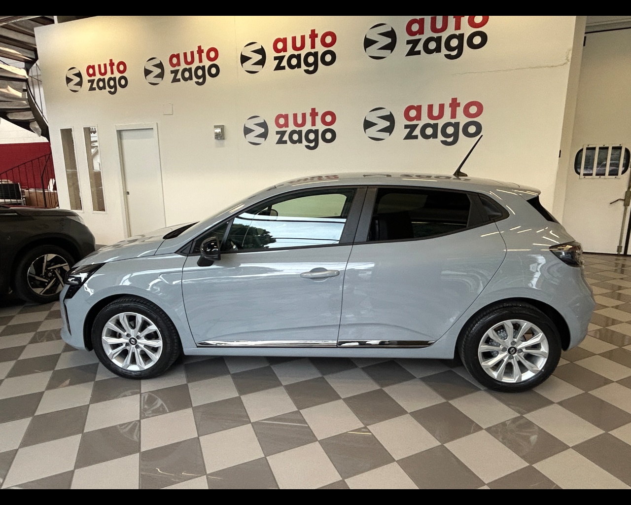 Renault Clio 5ª serie Clio TCe 90 CV 5 porte Evolution - immagine 3