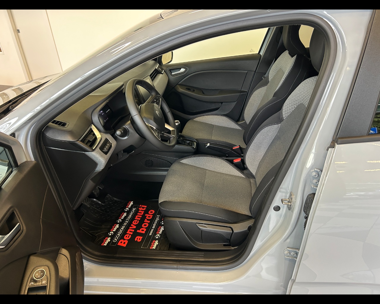 Renault Clio 5ª serie Clio TCe 90 CV 5 porte Evolution - immagine 8