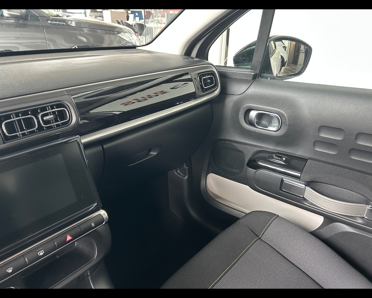 Citroen C3 3ª serie C3 PureTech 83 S&S Shine - immagine 23