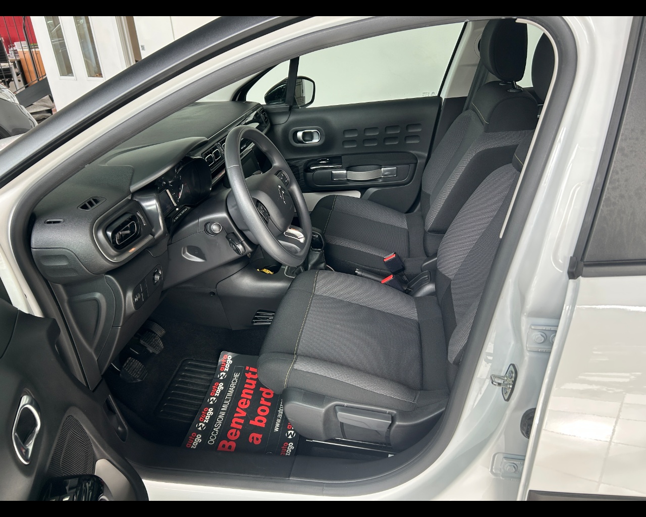 Citroen C3 3ª serie C3 PureTech 83 S&S Shine - immagine 8
