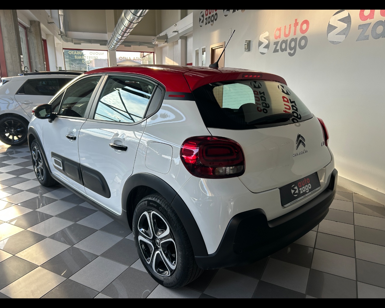 Citroen C3 3ª serie C3 PureTech 83 S&S Shine - immagine 4