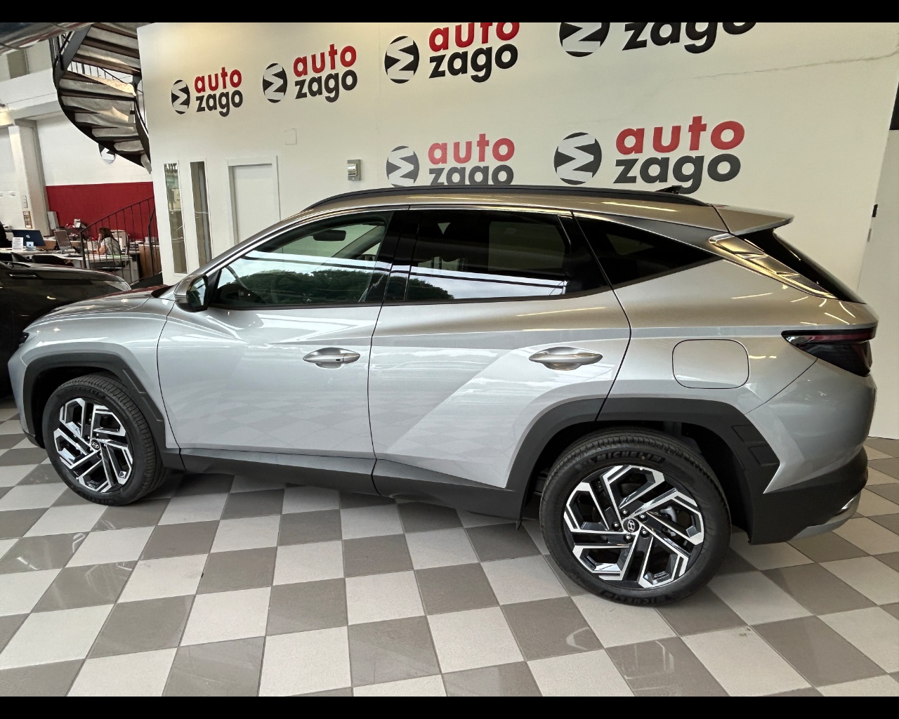 Hyundai Tucson 3ª serie Tucson 1.6 HEV 4WD aut. Exellence - immagine 3