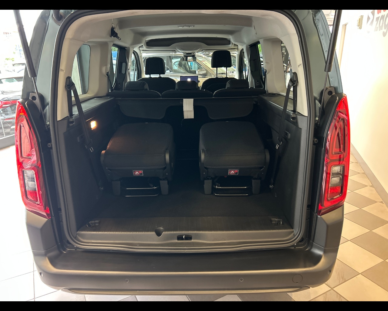 Fiat Doblò 4ª serie Doblò 1.5 BlueHdi 130CV PL Combi 7 posti - immagine 10