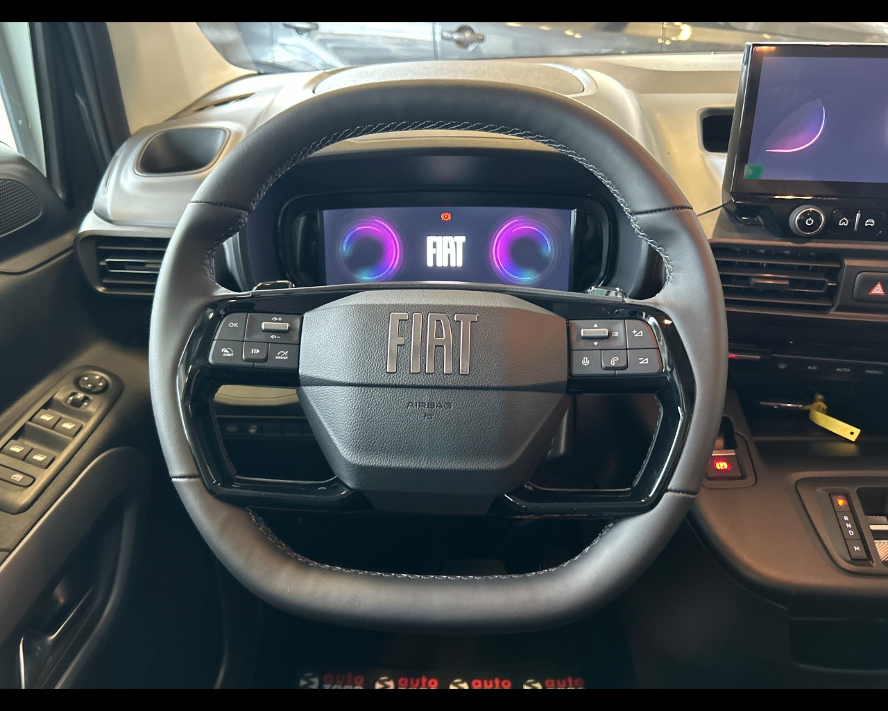 Fiat Doblò 4ª serie Doblò 1.5 BlueHdi 130CV PL Combi 7 posti - immagine 11
