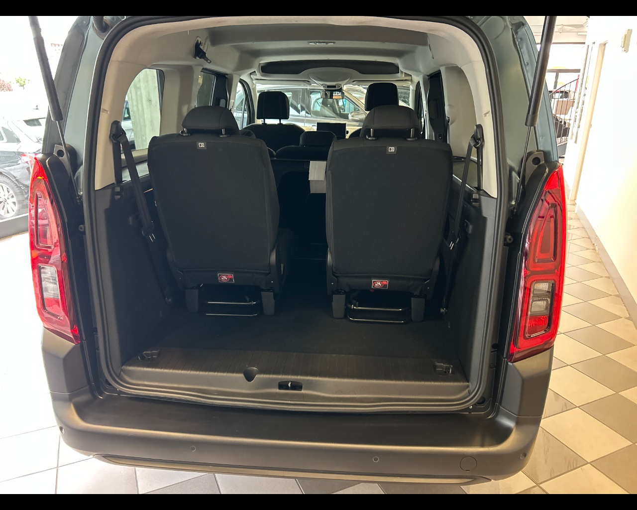 Fiat Doblò 4ª serie Doblò 1.5 BlueHdi 130CV PL Combi 7 posti - immagine 25