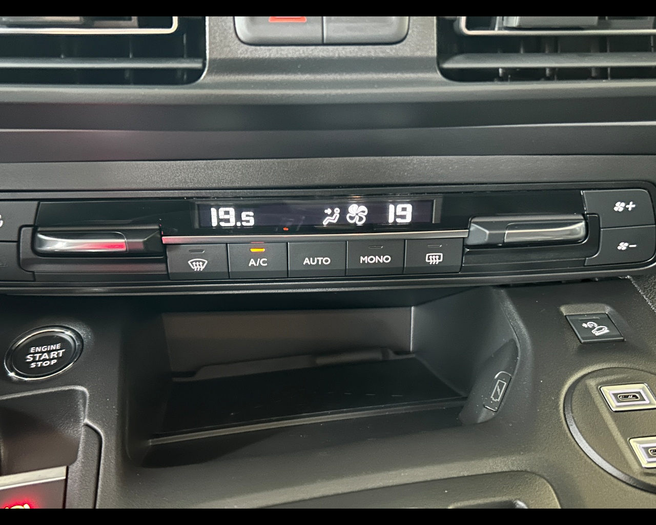 Fiat Doblò 4ª serie Doblò 1.5 BlueHdi 130CV PL Combi 7 posti - immagine 40