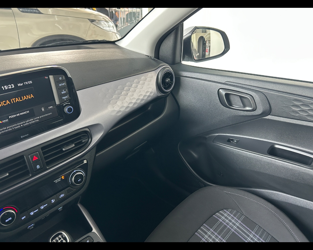 Hyundai I10 3ª serie i10 1.0 MPI CONNECTLINE - immagine 28