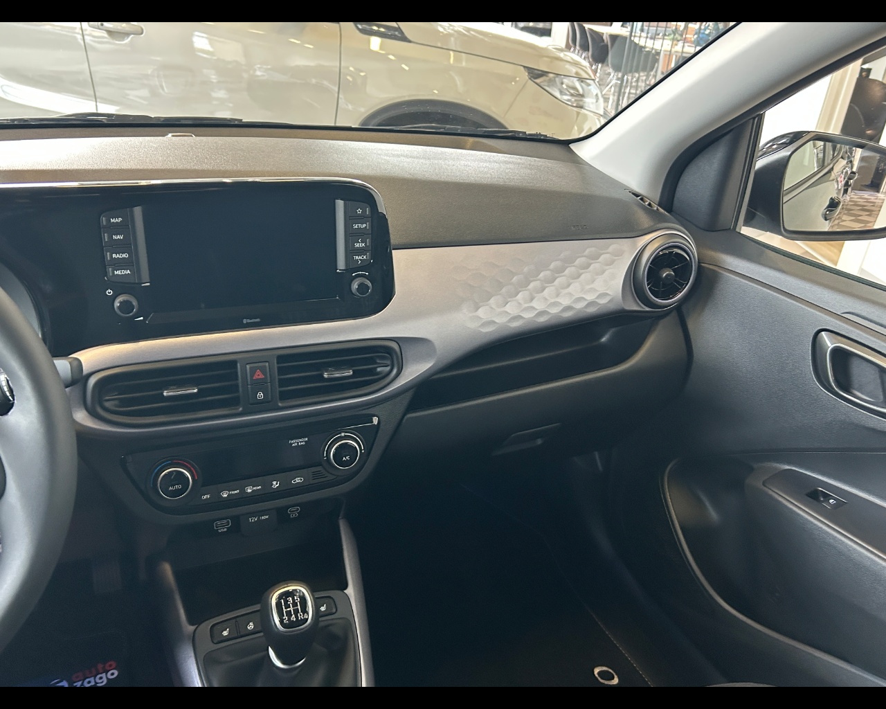 Hyundai I10 3ª serie i10 1.0 MPI CONNECTLINE - immagine 33