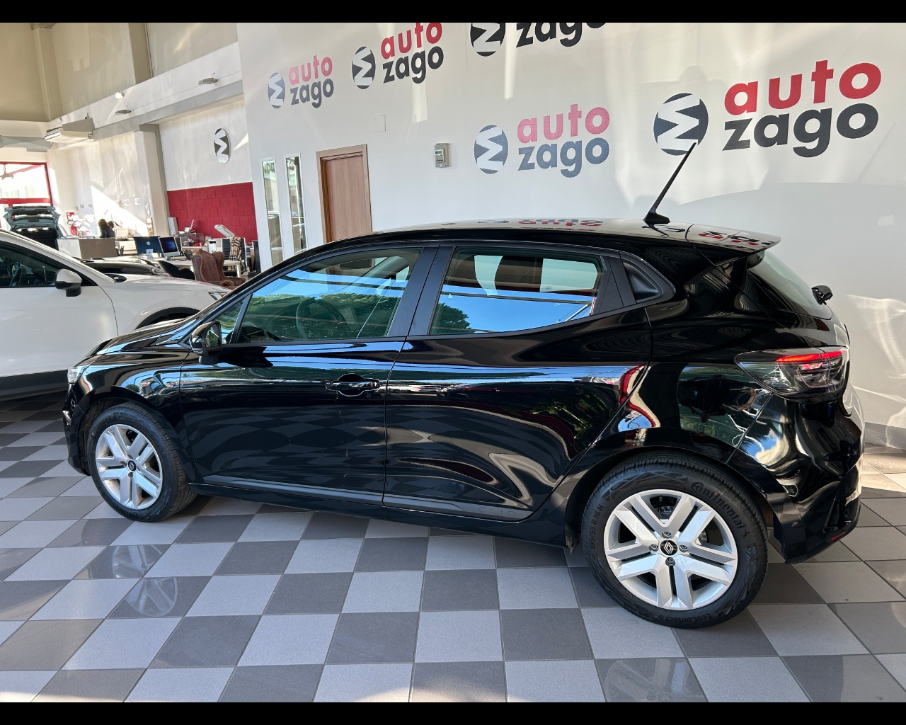 Renault Clio 5ª serie Clio TCe 90 CV 5 porte Evolution - immagine 25