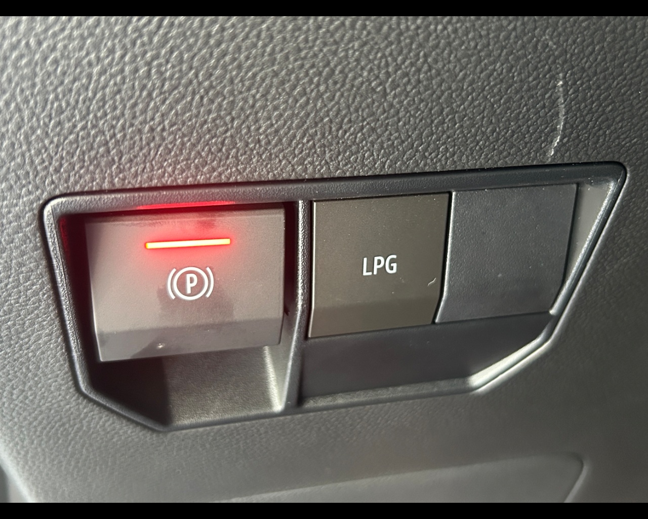 Dacia Duster 3ª serie Duster Hybrid-G 150 CV auto 4x4 Extreme - immagine 27