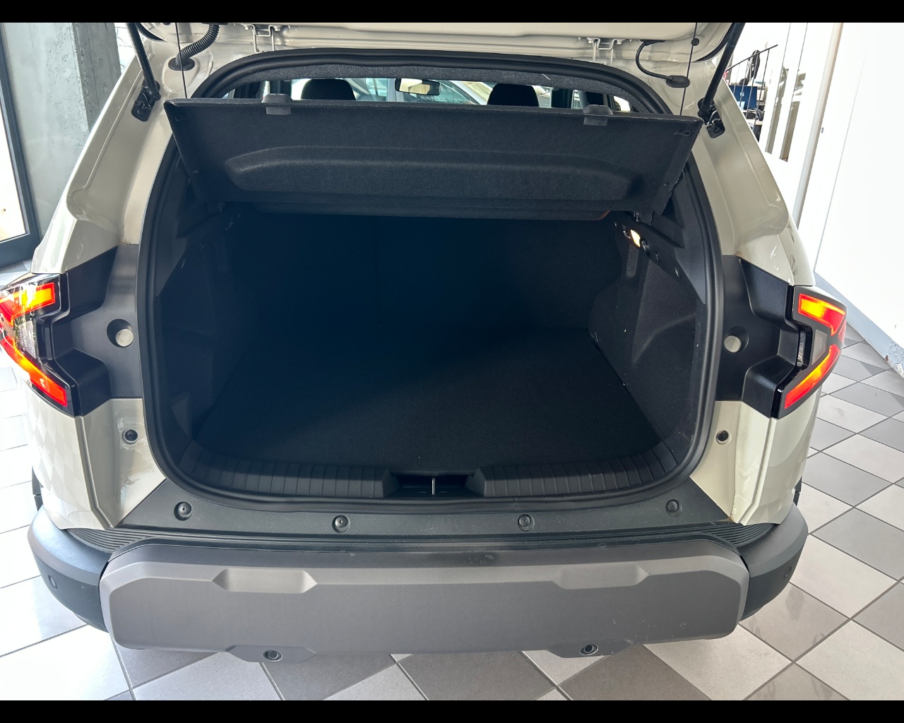 Dacia Duster 3ª serie Duster Hybrid-G 150 CV auto 4x4 Extreme - immagine 34