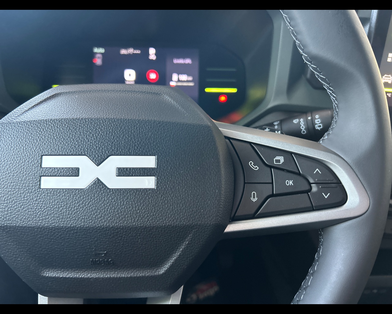 Dacia Duster 3ª serie Duster Hybrid-G 150 CV auto 4x4 Extreme - immagine 37