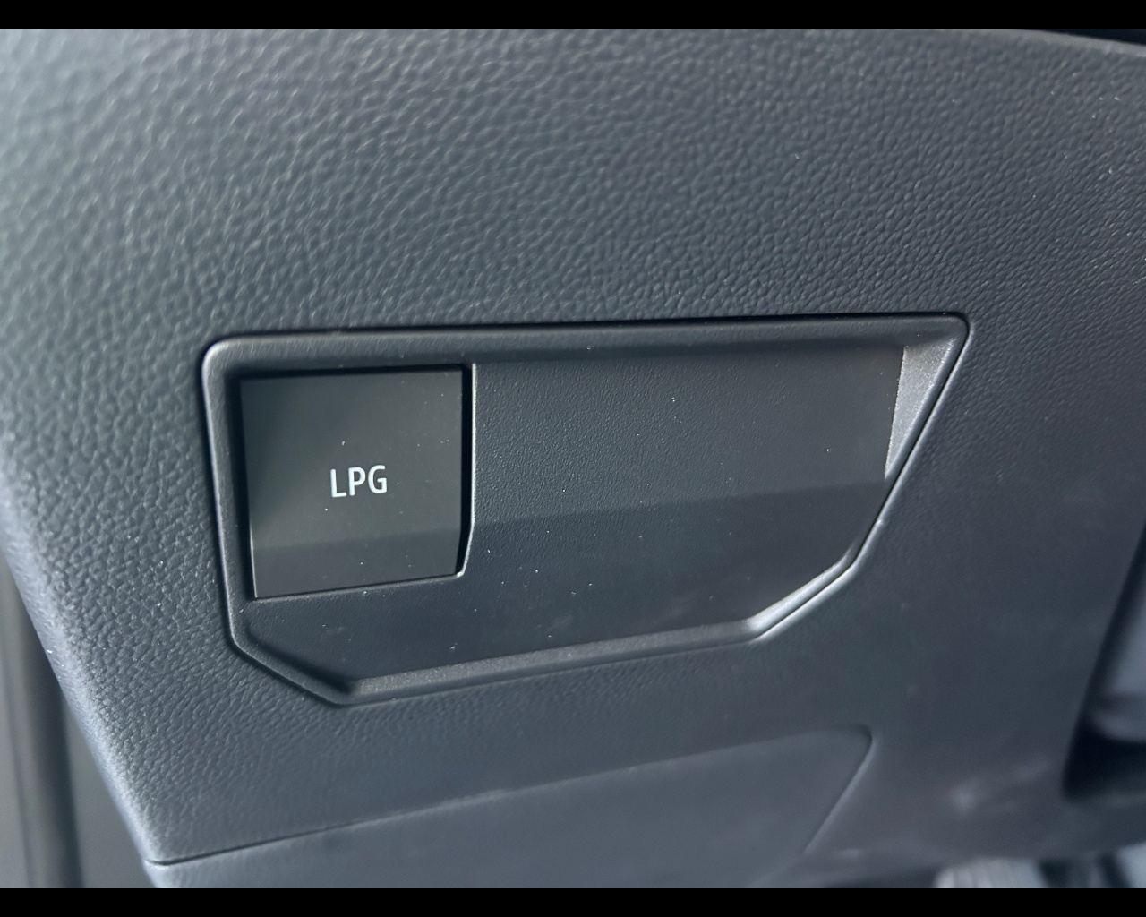 Dacia Duster 3ª serie Duster Eco-G 120 CV Extreme - immagine 23