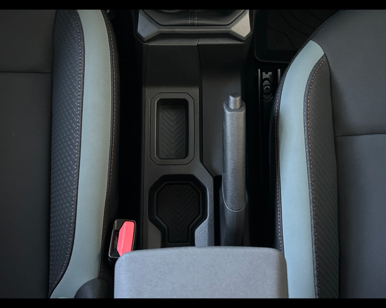 Dacia Duster 3ª serie Duster Eco-G 120 CV Extreme - immagine 38