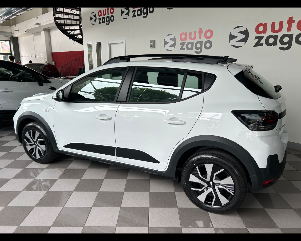 Dacia Sandero 3ª serie Sandero Stepway Eco-G 120 CV Expression - immagine 3