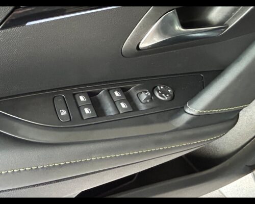 Peugeot 208 2ª serie 208 Hybrid 136 e-DCS6 5 porte GT - immagine 7
