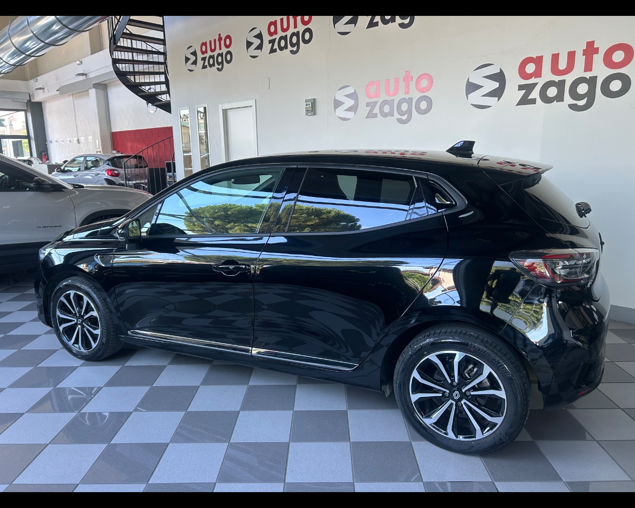 Renault Clio 5ª serie Clio TCe 90 CV 5 porte Techno - immagine 3