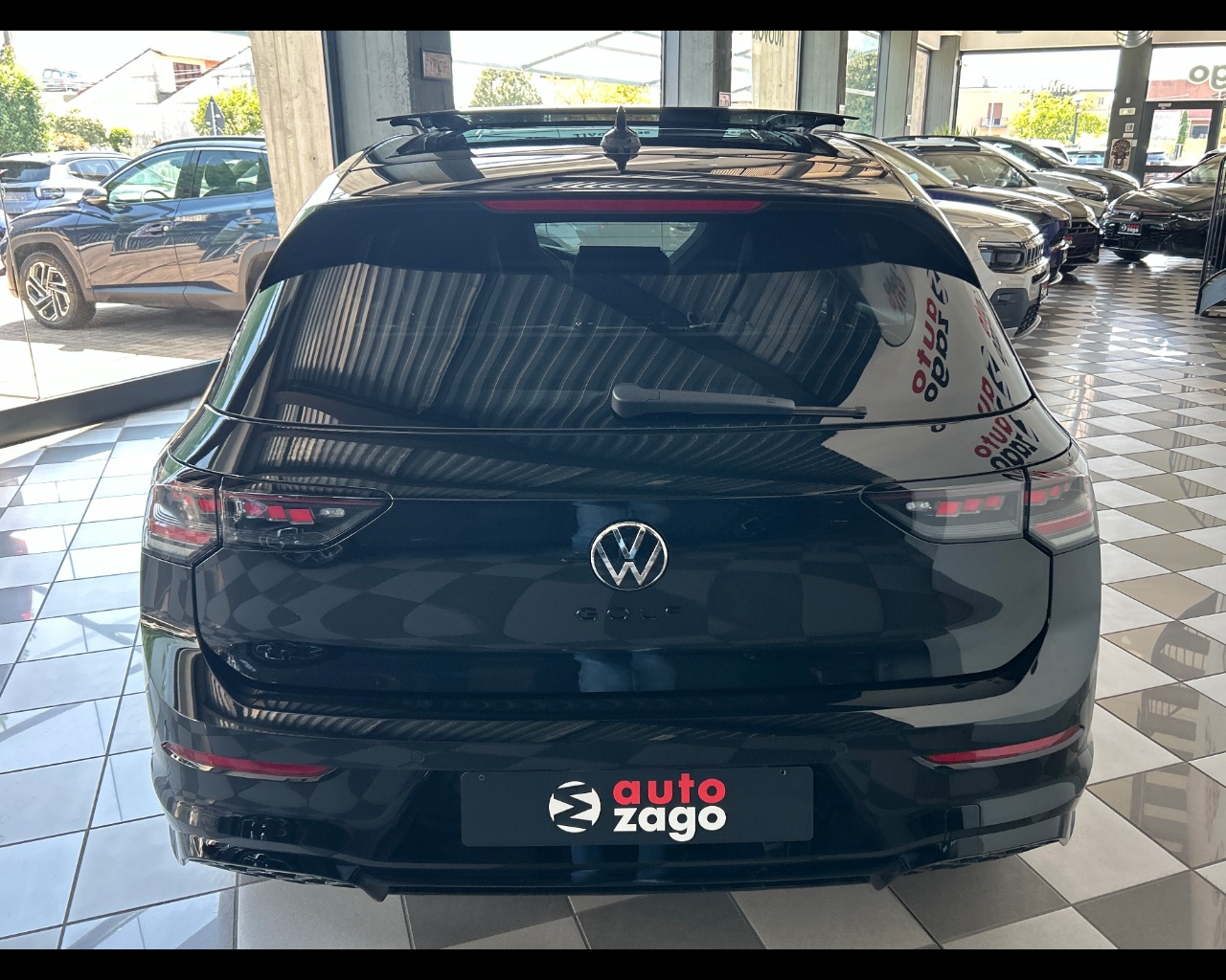 Volkswagen Golf 8ª serie Golf 1.5 eTSI 150 CV DSG R-Line - immagine 22