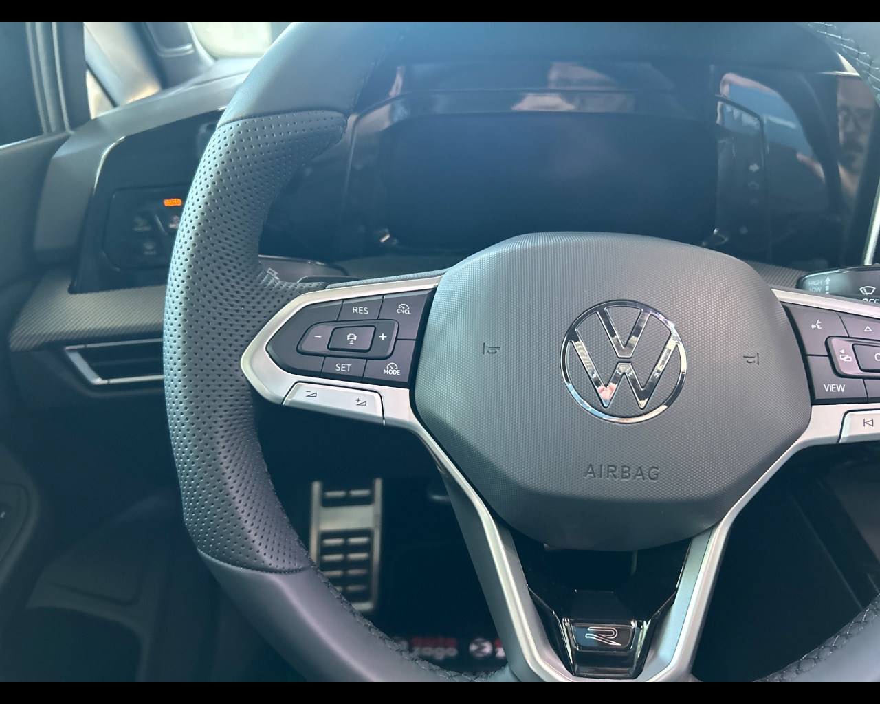 Volkswagen Golf 8ª serie Golf 1.5 eTSI 150 CV DSG R-Line - immagine 40