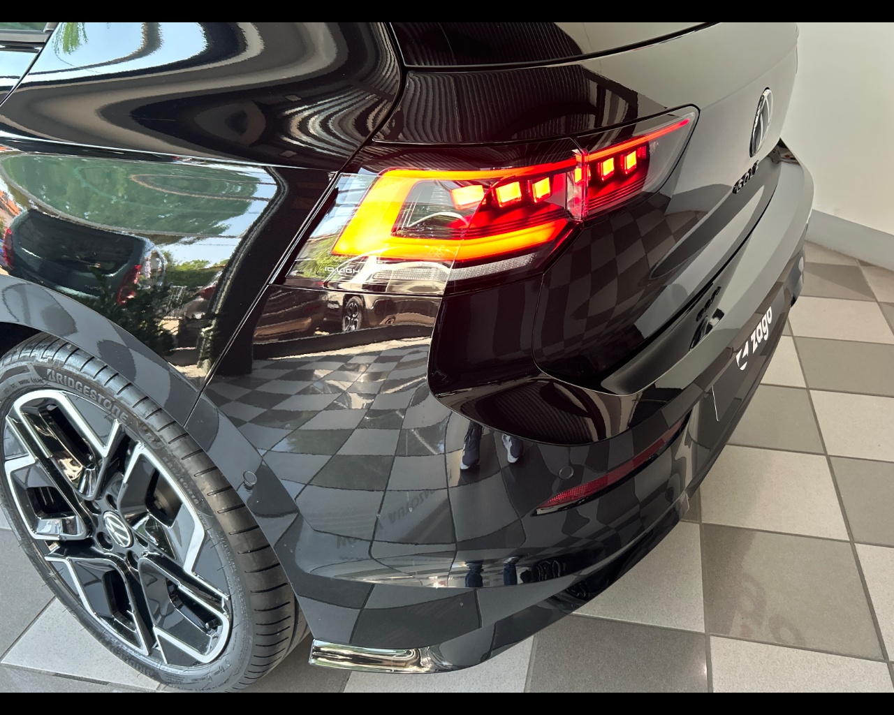 Volkswagen Golf 8ª serie Golf 1.5 eTSI 150 CV DSG R-Line - immagine 45