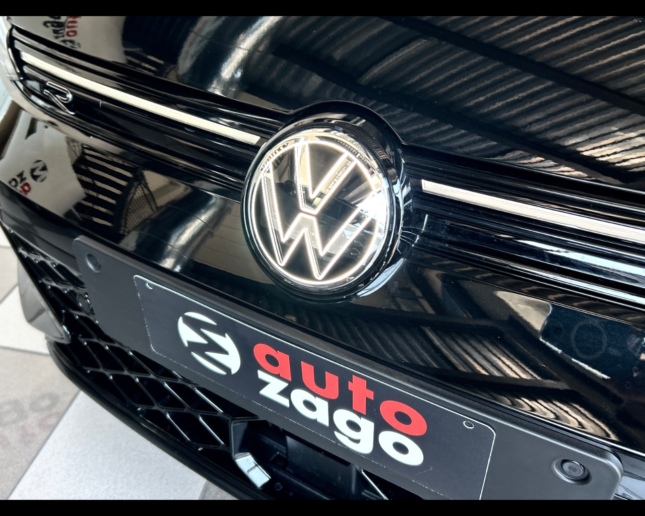 Volkswagen Golf 8ª serie Golf 1.5 eTSI 150 CV DSG R-Line - immagine 47