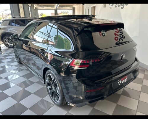Volkswagen Golf 8ª serie Golf 1.5 eTSI 150 CV DSG R-Line - immagine 4