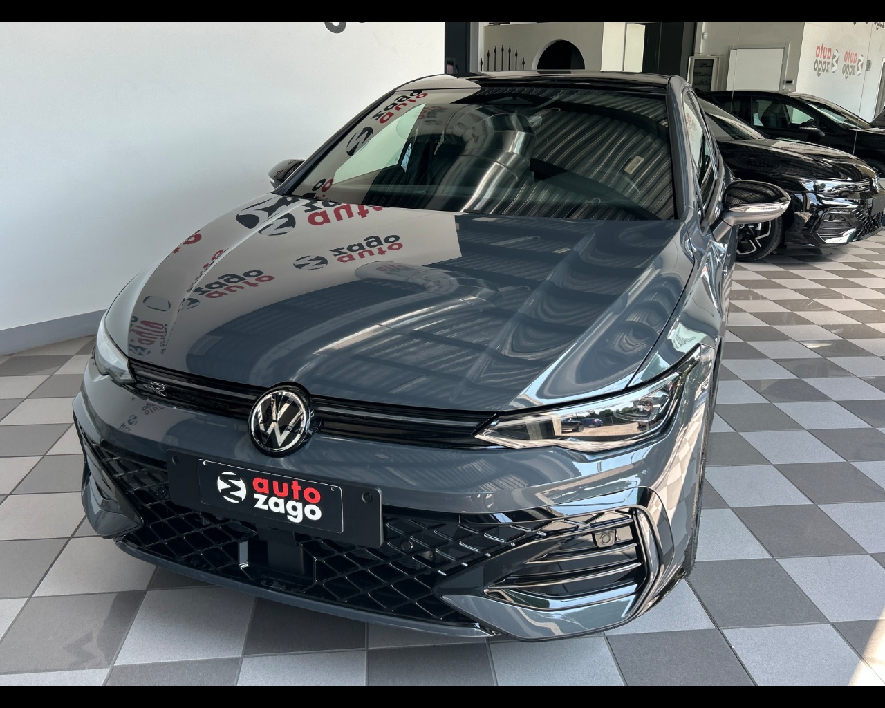 Volkswagen Golf 8ª serie Golf 1.5 eTSI 150 CV DSG R-Line - immagine 16