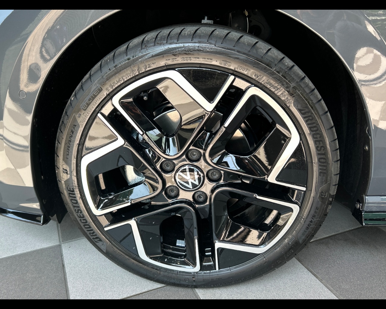 Volkswagen Golf 8ª serie Golf 1.5 eTSI 150 CV DSG R-Line - immagine 2