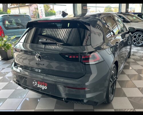 Volkswagen Golf 8ª serie Golf 1.5 eTSI 150 CV DSG R-Line - immagine 5