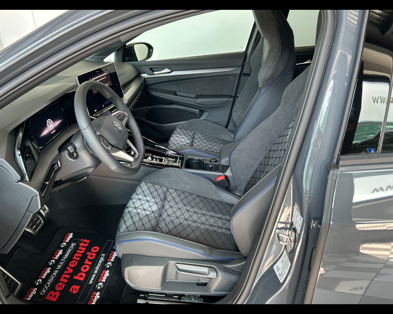 Volkswagen Golf 8ª serie Golf 1.5 eTSI 150 CV DSG R-Line - immagine 9