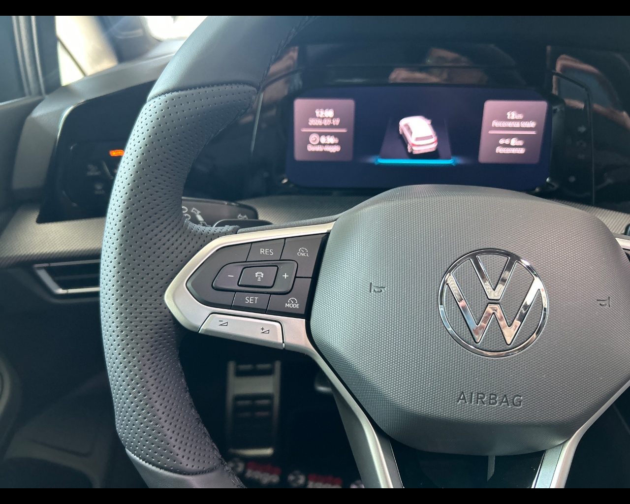 Volkswagen Golf 8ª serie Golf 1.5 eTSI 150 CV DSG R-Line - immagine 41