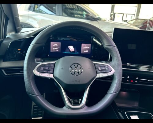 Volkswagen Golf 8ª serie Golf 1.5 eTSI 150 CV DSG R-Line - immagine 38