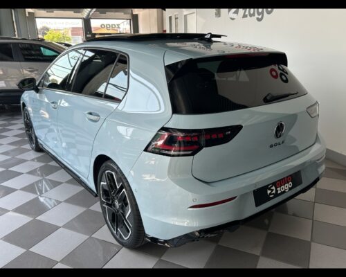 Volkswagen Golf 8ª serie Golf 1.5 eTSI 150 CV DSG R-Line - immagine 4