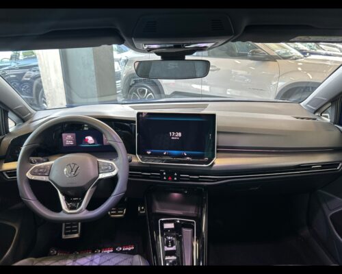 Volkswagen Golf 8ª serie Golf 1.5 eTSI 150 CV DSG R-Line - immagine 15