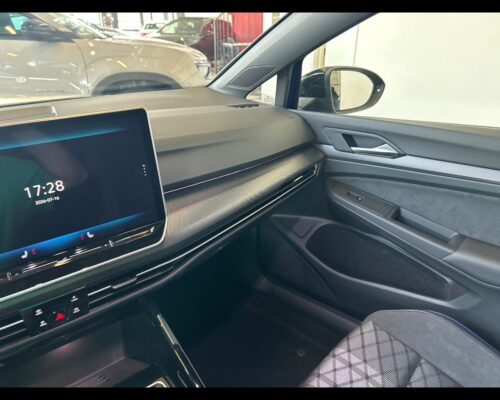 Volkswagen Golf 8ª serie Golf 1.5 eTSI 150 CV DSG R-Line - immagine 33