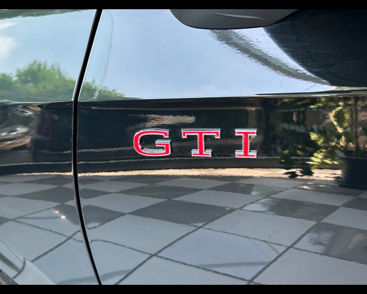 Volkswagen Golf 2.0 TSI GTI DSG - immagine 21