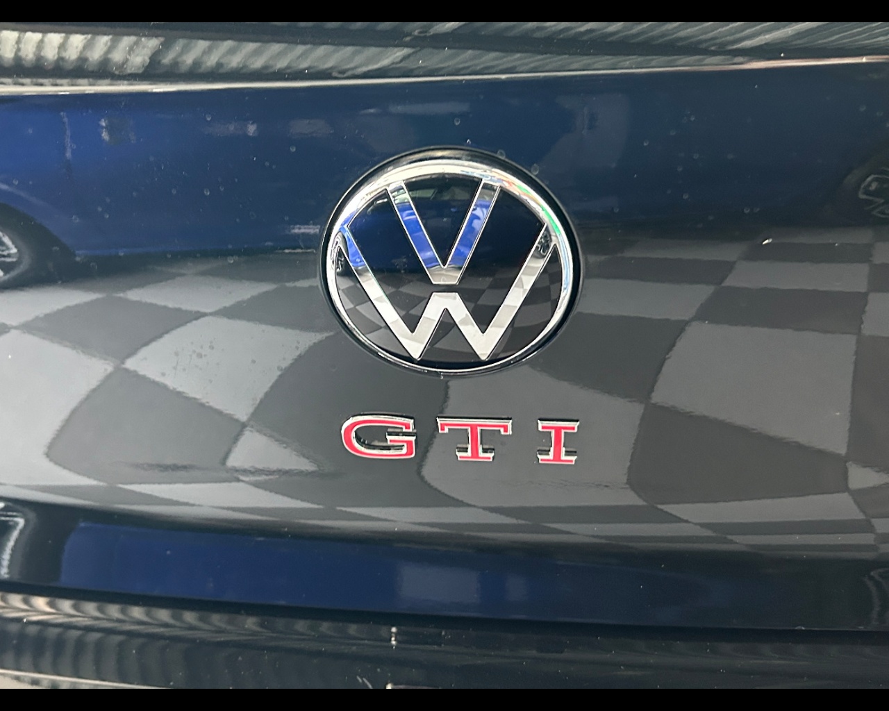 Volkswagen Golf 2.0 TSI GTI DSG - immagine 23