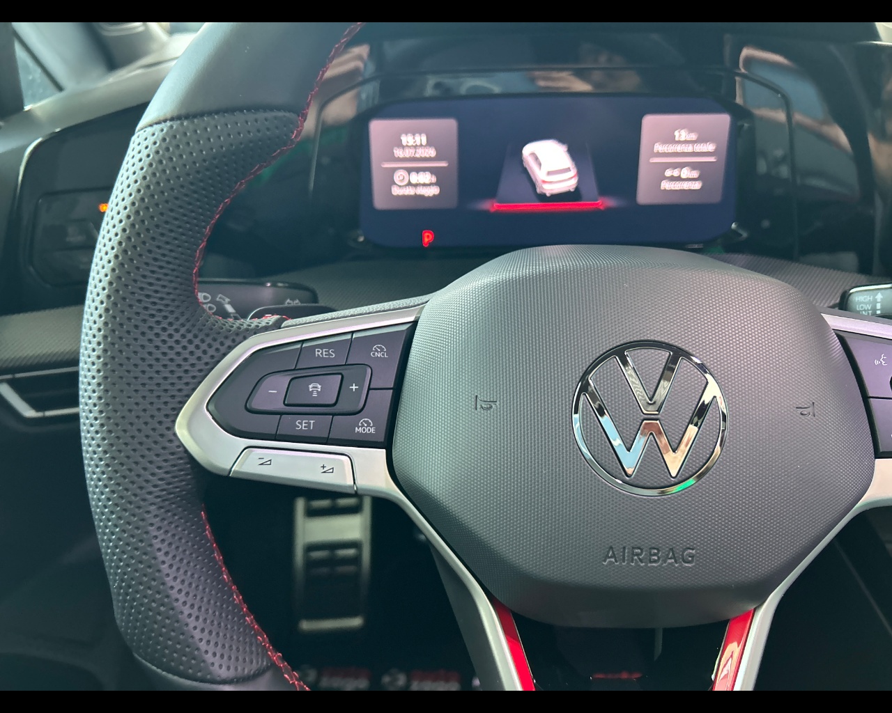Volkswagen Golf 2.0 TSI GTI DSG - immagine 38