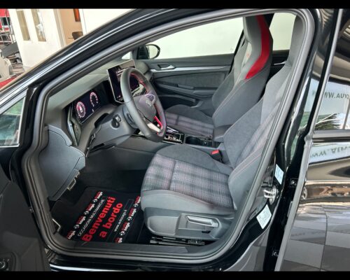 Volkswagen Golf 2.0 TSI GTI DSG - immagine 8