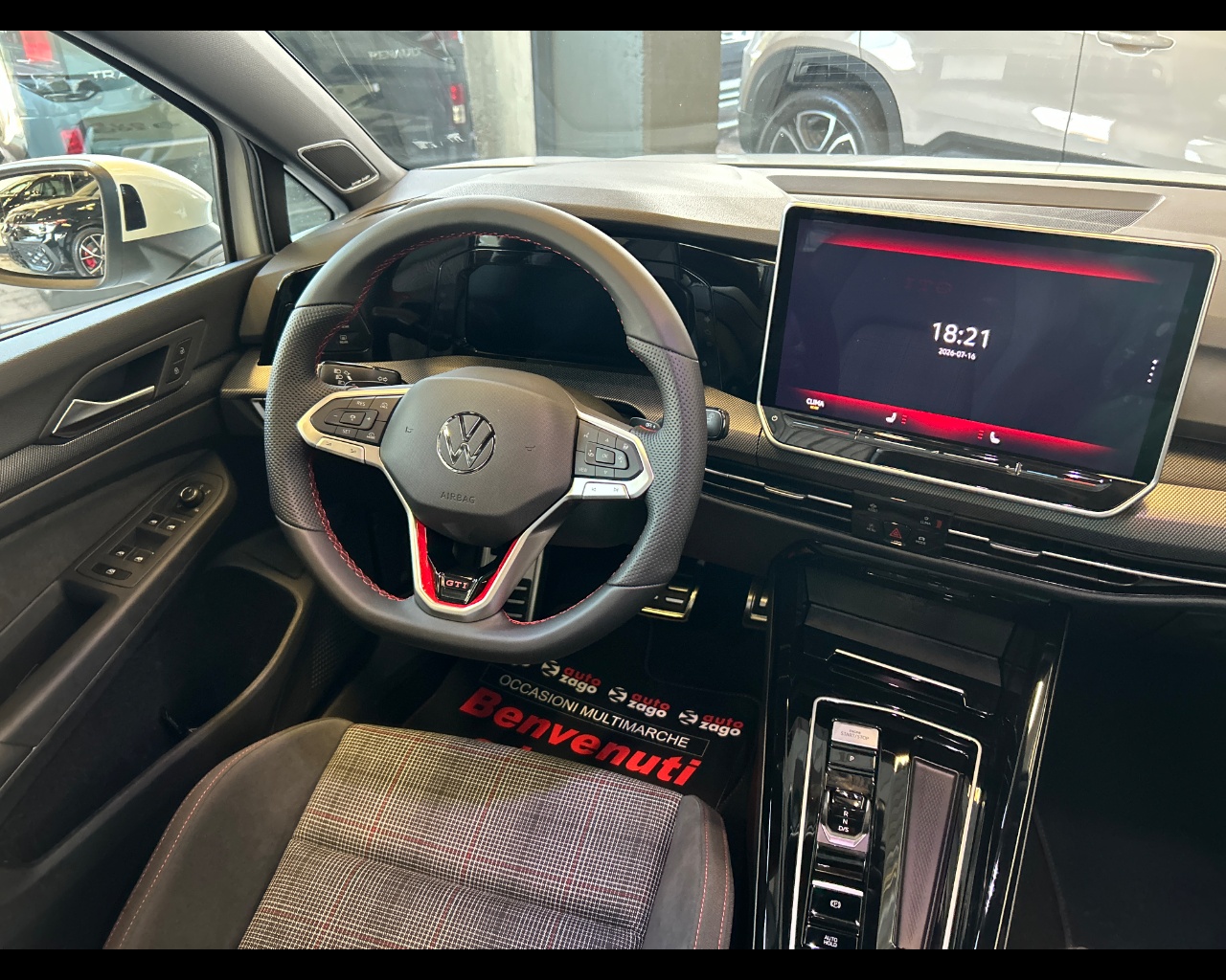 Volkswagen Golf 8ª serie Golf 2.0 TSI GTI DSG - immagine 46