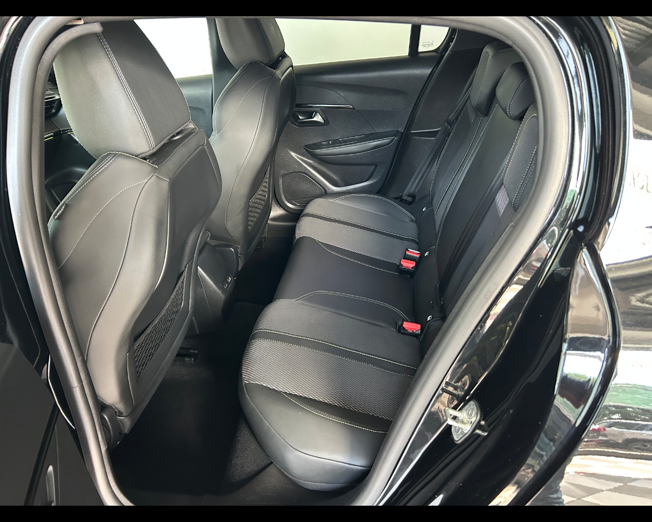 Peugeot 208 2ª serie 208 Hybrid 136 e-DCS6 5 porte GT - immagine 15
