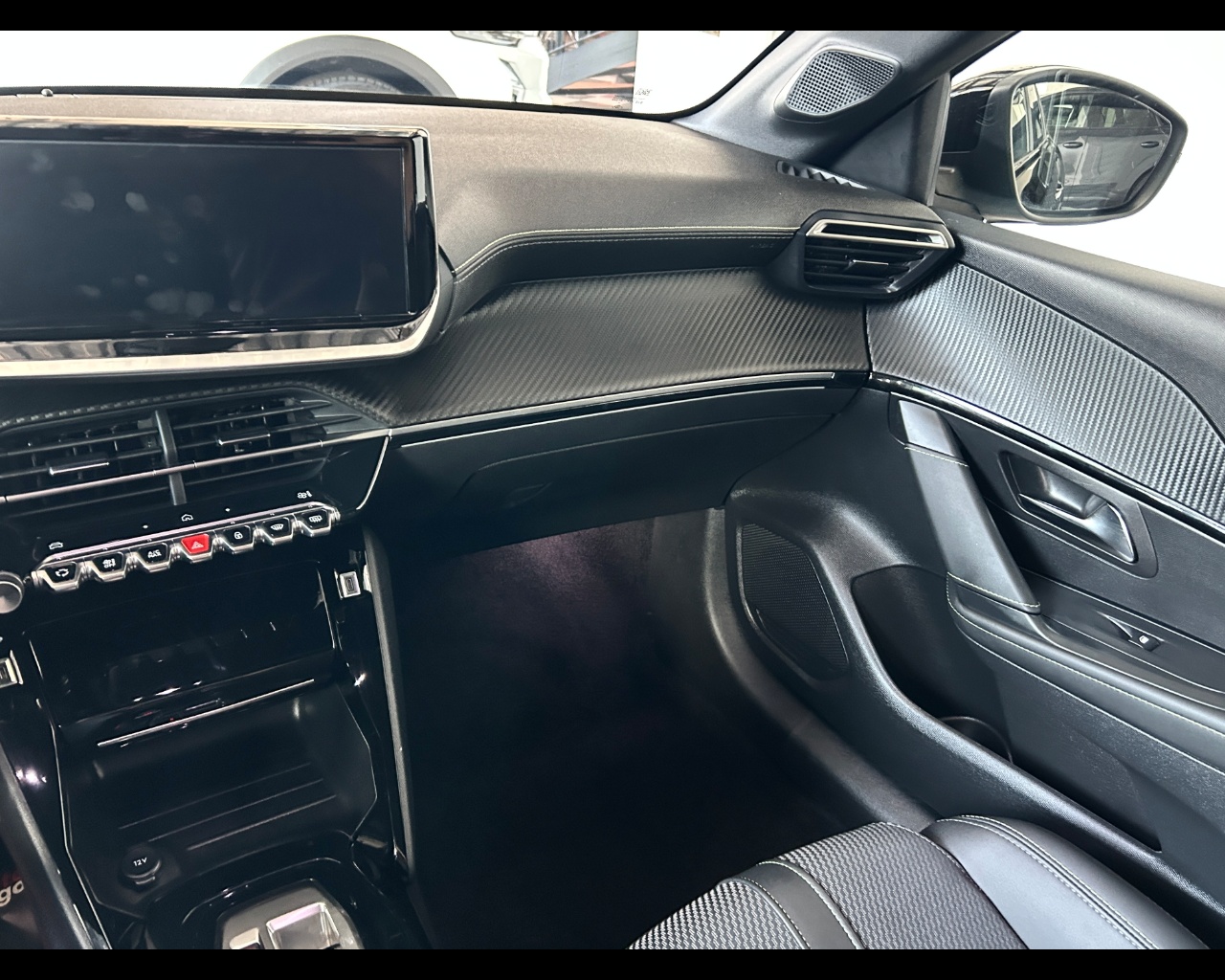 Peugeot 208 2ª serie 208 Hybrid 136 e-DCS6 5 porte GT - immagine 33