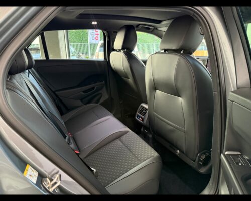 Volkswagen T-roc 2ª serie T-Roc 1.5 eTSI ACT 150 CV DSG R-Line - immagine 25