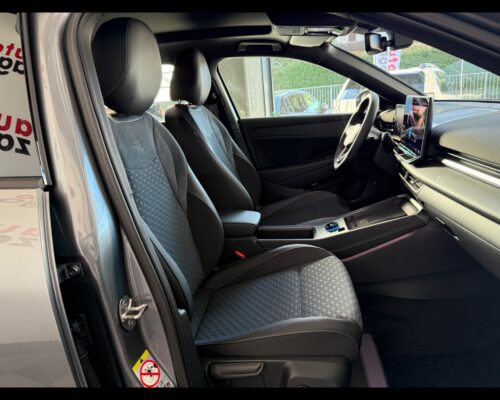Volkswagen T-roc 2ª serie T-Roc 1.5 eTSI ACT 150 CV DSG R-Line - immagine 27