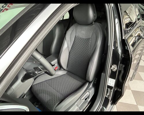 Volkswagen T-roc 2ª serie T-Roc 1.5 eTSI ACT 150 CV DSG R-Line - immagine 24