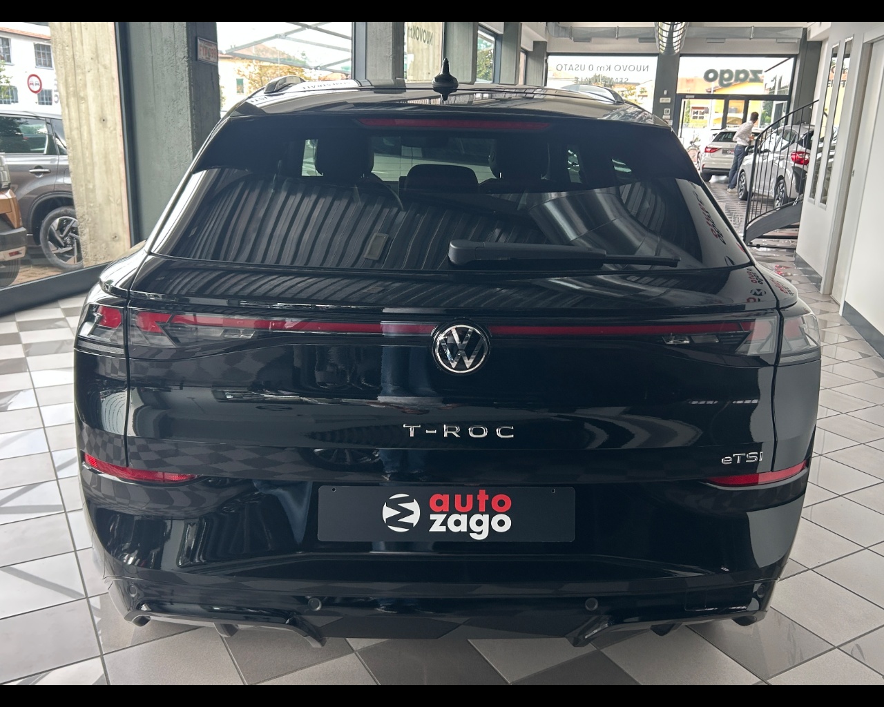 Volkswagen T-roc 2ª serie T-Roc 1.5 eTSI ACT 150 CV DSG R-Line - immagine 12