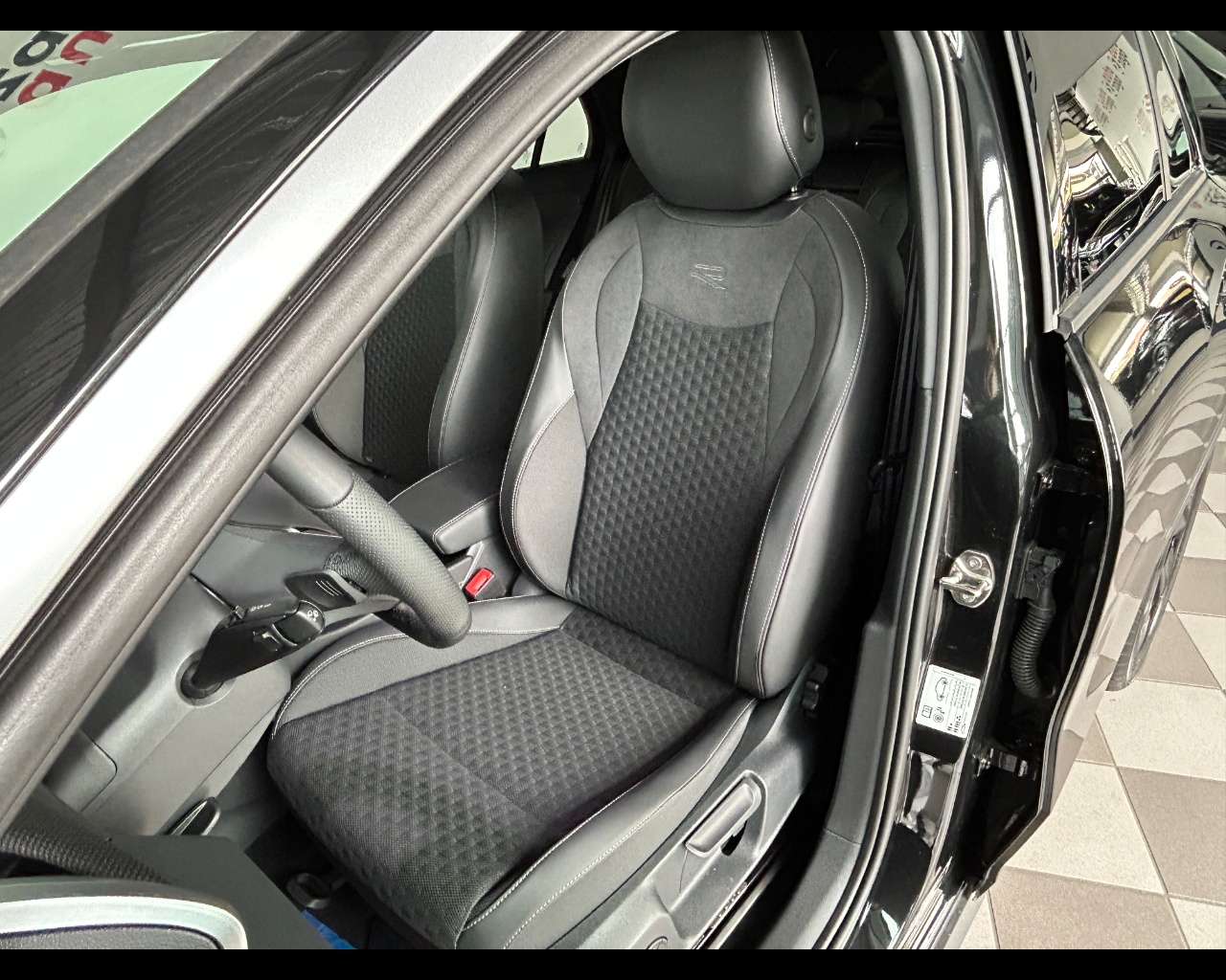 Volkswagen T-roc 2ª serie T-Roc 1.5 eTSI ACT 150 CV DSG R-Line - immagine 3